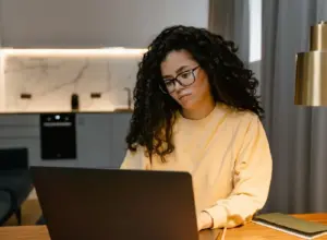 College essay writing service and admission essay writing service by Hooman Writers