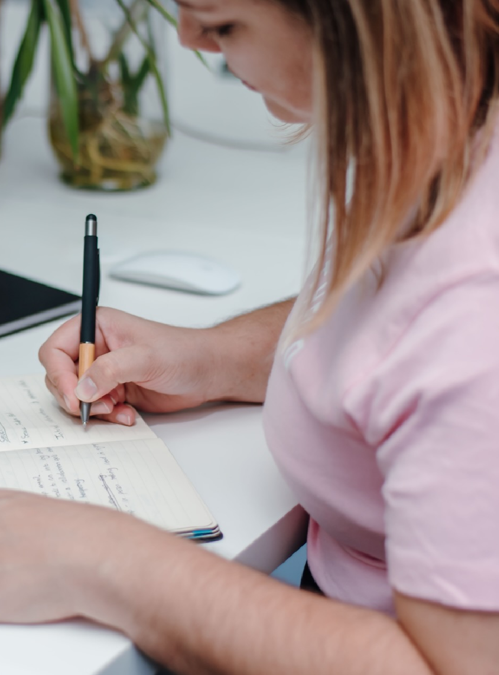 Image showing the faq section of Hooman writers service page